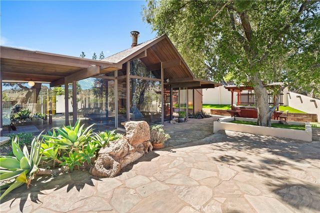 a view of outdoor space yard and porch