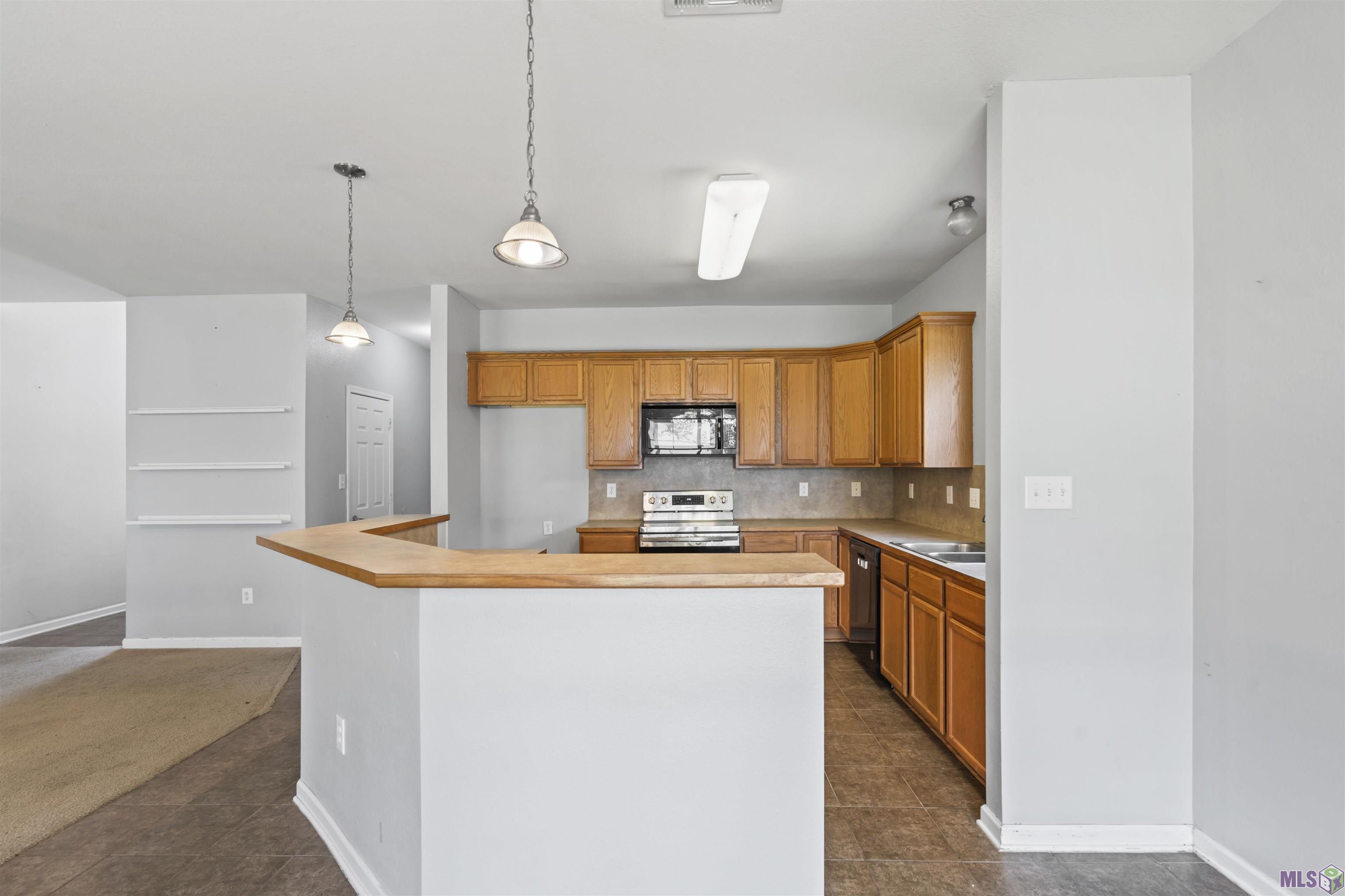 10040 Park Ridge Drive Denham Springs, LA 70706 - Photo 4 of 17