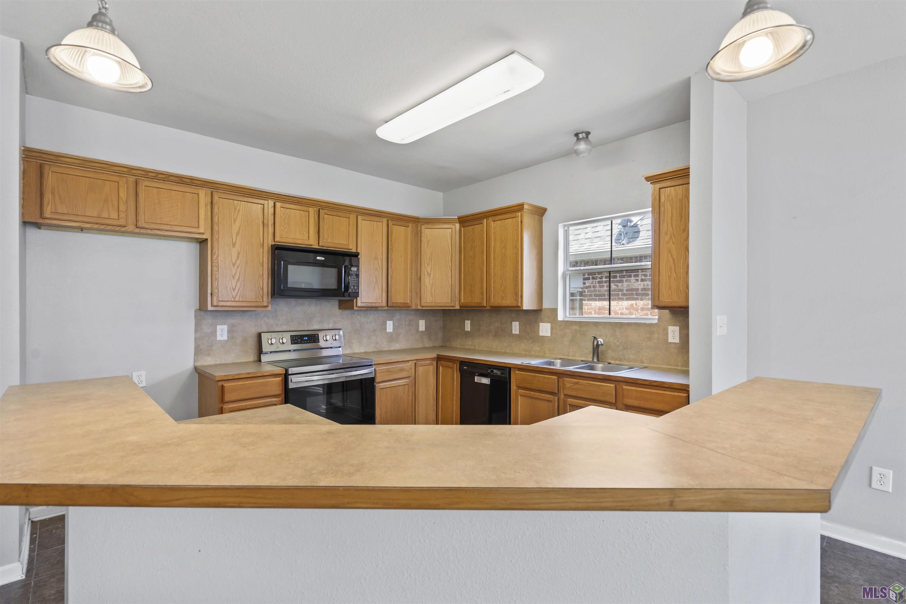 10040 Park Ridge Drive Denham Springs, LA 70706 - Photo 5 of 17
