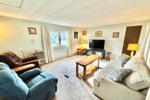 $124,900 | 5 Plainfield Lane, Nashua, NH 03062