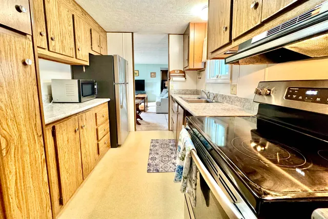 $124,900 | 5 Plainfield Lane, Nashua, NH 03062