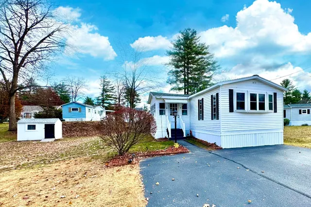 $124,900 | 5 Plainfield Lane, Nashua, NH 03062