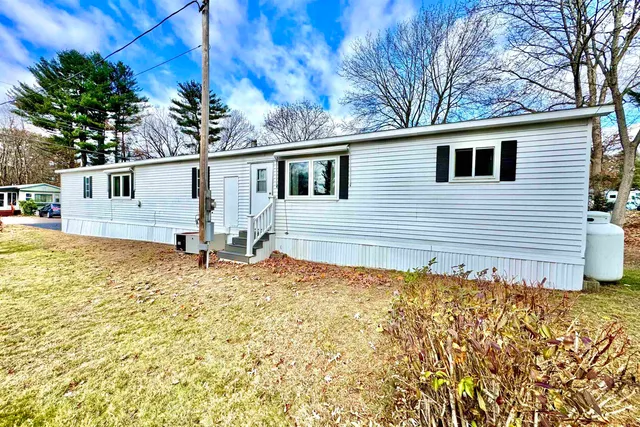 $124,900 | 5 Plainfield Lane, Nashua, NH 03062