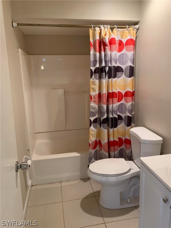 7581 Carrier Road Fort Myers, FL 33967 - Photo 6 of 14 a bathroom with a toilet and a shower