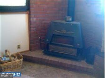 1122 Norwalk Road Philadelphia, PA 19115 - Photo 3 of 9