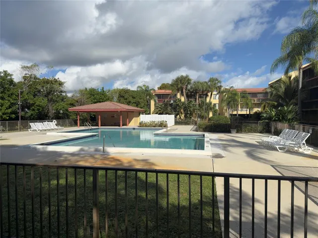 $2,200 | 737 Southeast 1st Way, Unit 302, Deerfield Beach, FL 33441