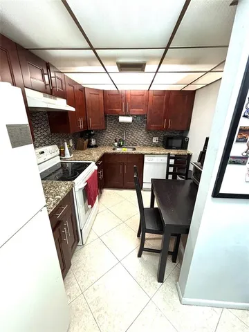 $2,200 | 737 Southeast 1st Way, Unit 302, Deerfield Beach, FL 33441