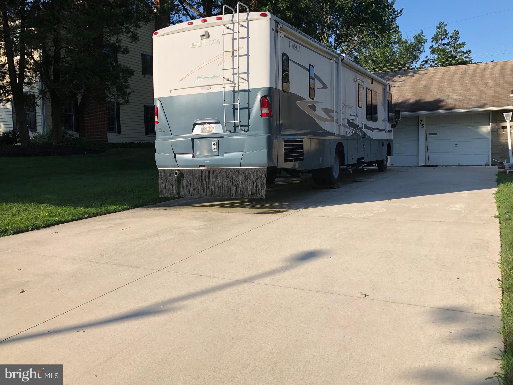 75 Firtree Road Levittown, PA 19056 - Photo 15 of 15 Driveway