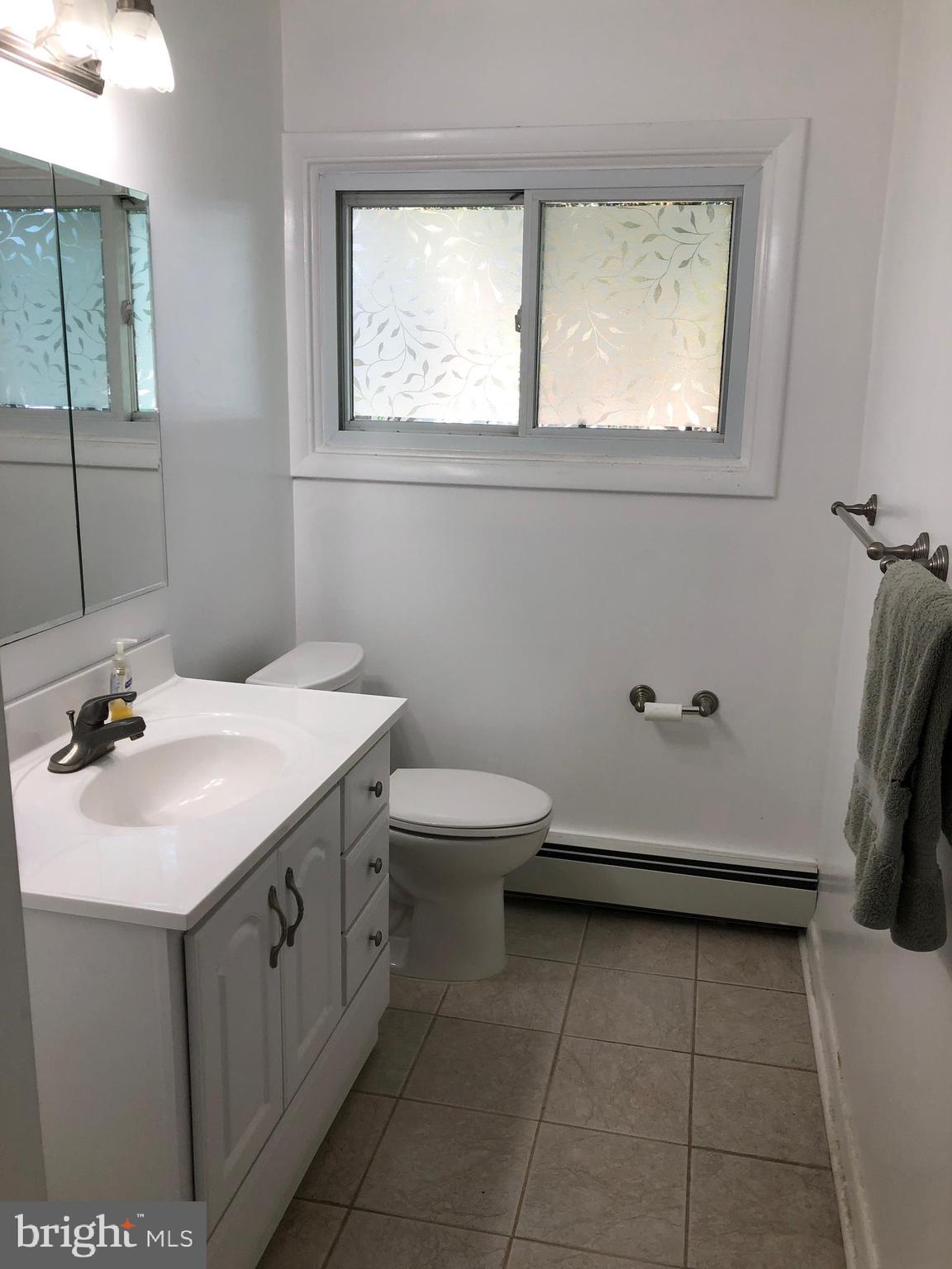 75 Firtree Road Levittown, PA 19056 - Photo 4 of 15 Hall Bath