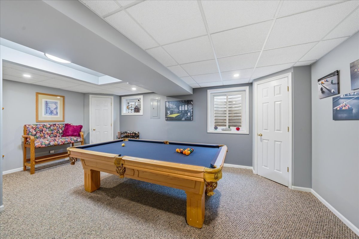 334 Clearview Circle Round Lake, IL 60073 - Photo 21 of 36 a room with furniture and window