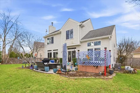 $360,000 | 334 Clearview Circle, Round Lake, IL 60073