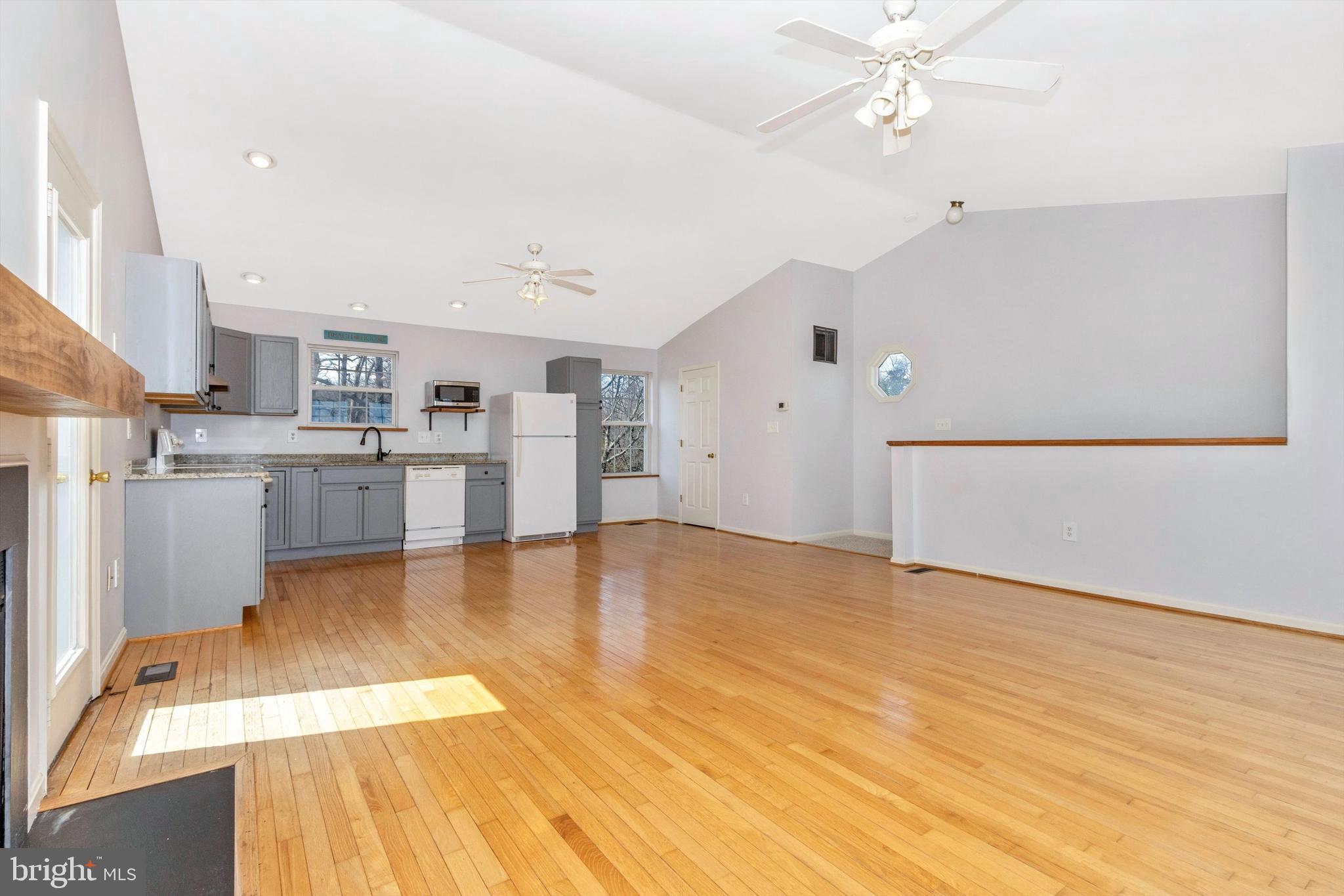 4718 B Oak Road Shady Side, MD 20764 - Photo 14 of 45 Gallery Image 14