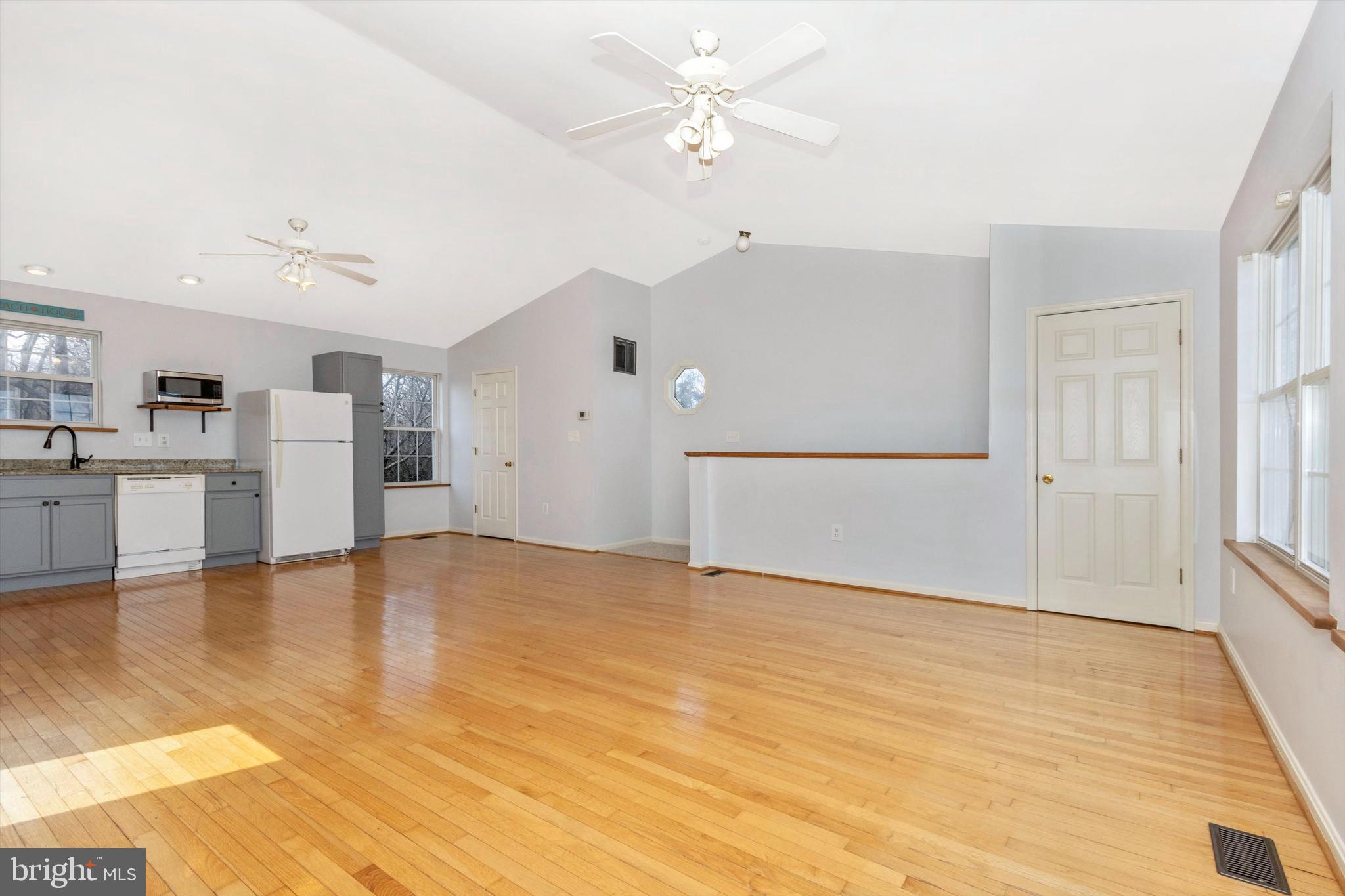 4718 B Oak Road Shady Side, MD 20764 - Photo 15 of 45 Gallery Image 15