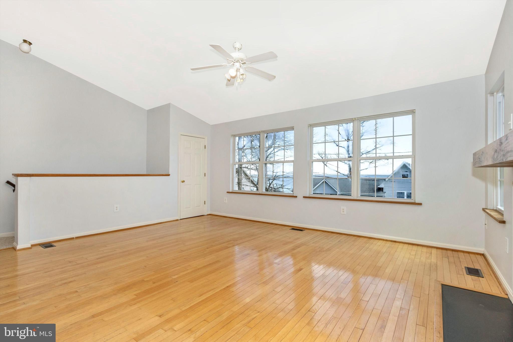4718 B Oak Road Shady Side, MD 20764 - Photo 9 of 45 Gallery Image 9