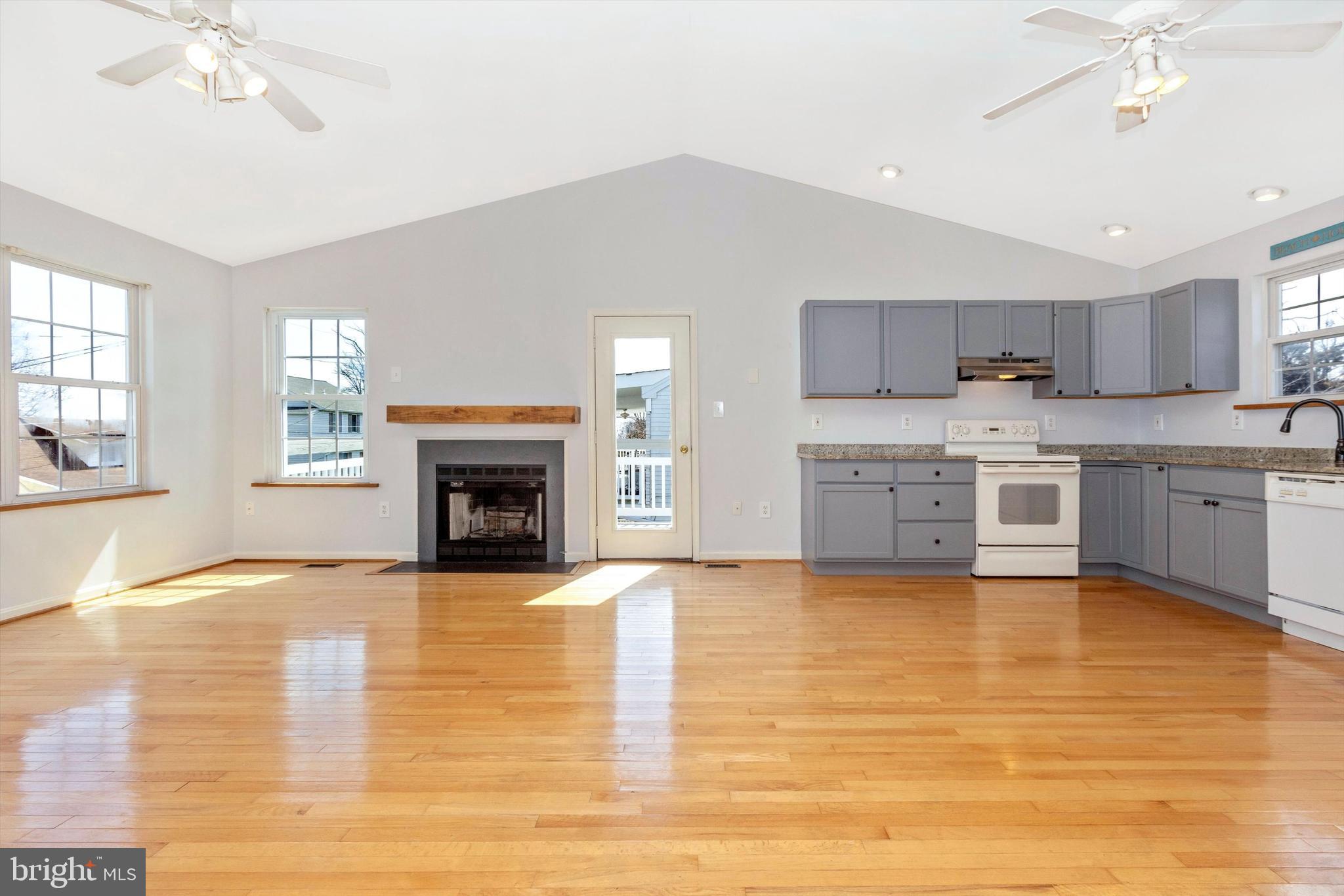 4718 B Oak Road Shady Side, MD 20764 - Photo 10 of 45 Gallery Image 10