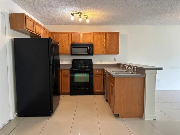 $2,000 | 12640 Somerset Oaks Street, Orlando, FL 32828