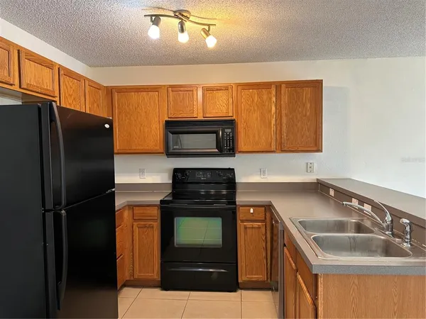 $2,000 | 12640 Somerset Oaks Street, Orlando, FL 32828