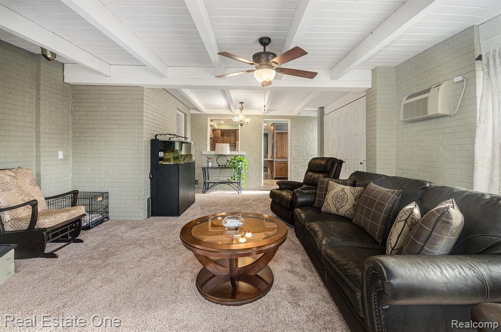 1651 Littlestone Road Grosse Pointe Woods, MI 48236 - Photo 10 of 17
