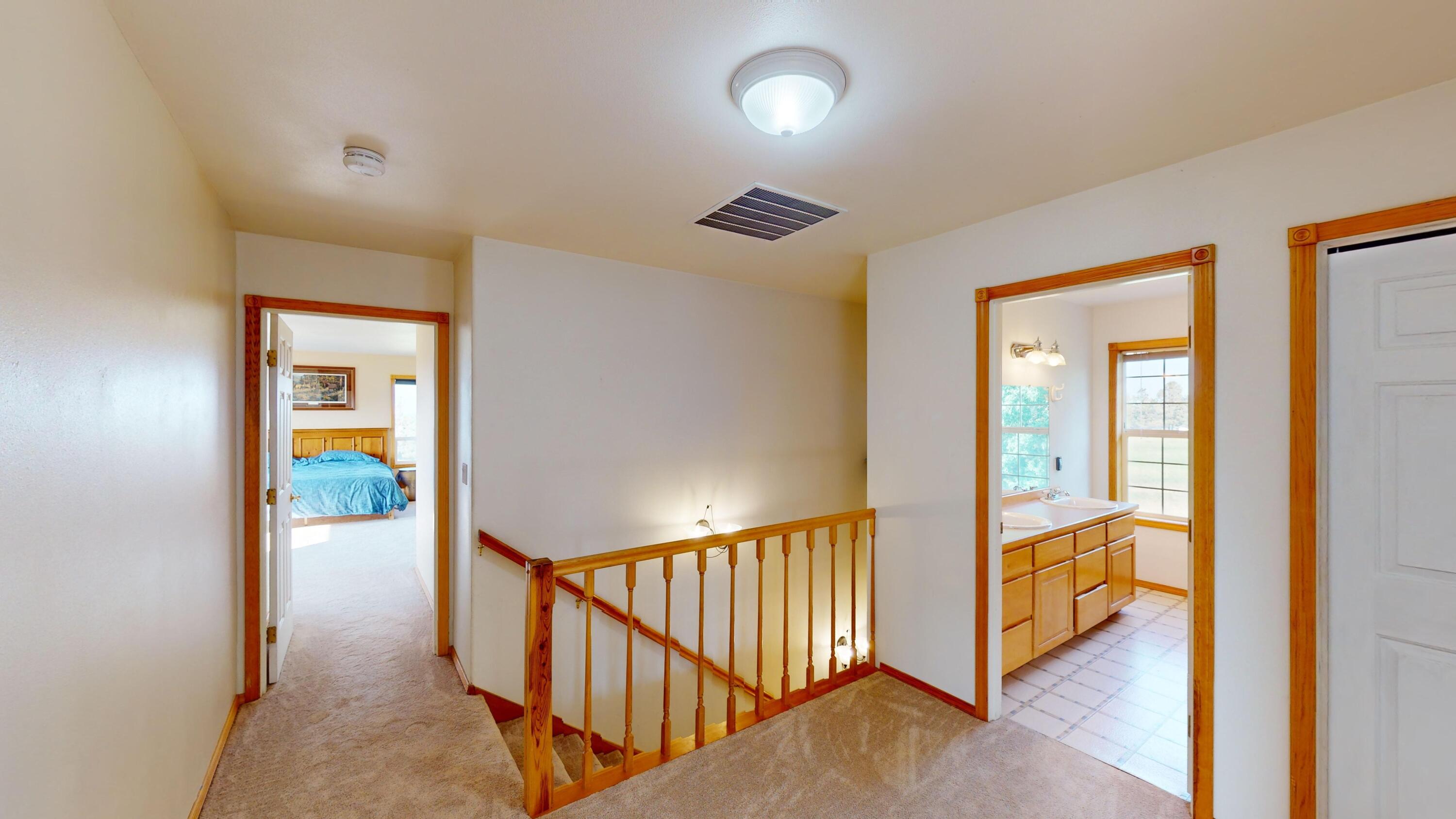 63850 Johnson Road Bend, OR 97703 - Photo 39 of 49 Upstairs Landing