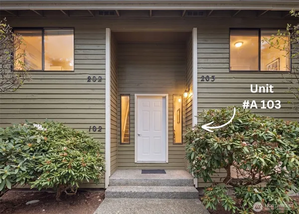 $295,000 | 75 Northwest Columbia Drive, Unit A103, Oak Harbor, WA 98277