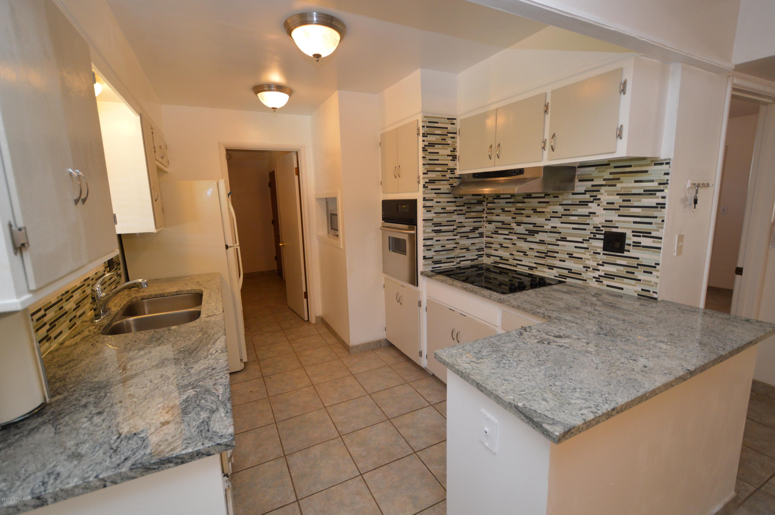 526 East Radburn Street Tucson, AZ 85704 - Photo 2 of 16