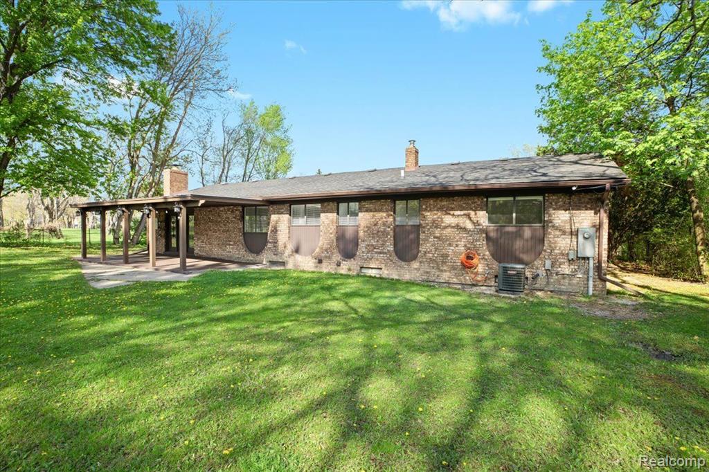 20937 Halsted Road Farmington Hills, MI 48167 - Photo 28 of 33