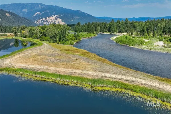 $679,900 | 35 Wapiti Ct Garden Valley, Garden Valley, ID 83622