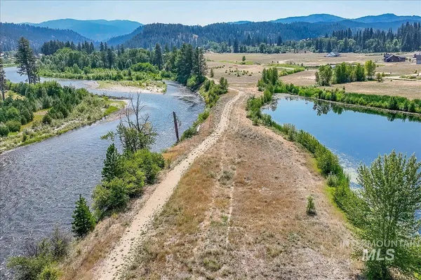 $679,900 | 35 Wapiti Ct Garden Valley, Garden Valley, ID 83622