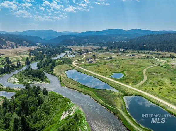 $679,900 | 35 Wapiti Ct Garden Valley, Garden Valley, ID 83622