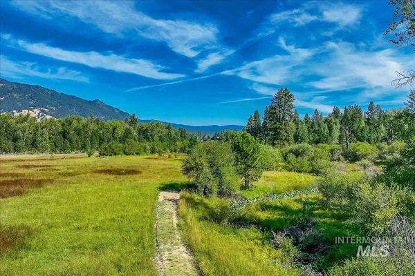 $679,900 | 35 Wapiti Ct Garden Valley, Garden Valley, ID 83622