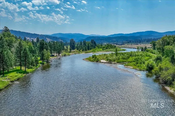 $679,900 | 35 Wapiti Ct Garden Valley, Garden Valley, ID 83622