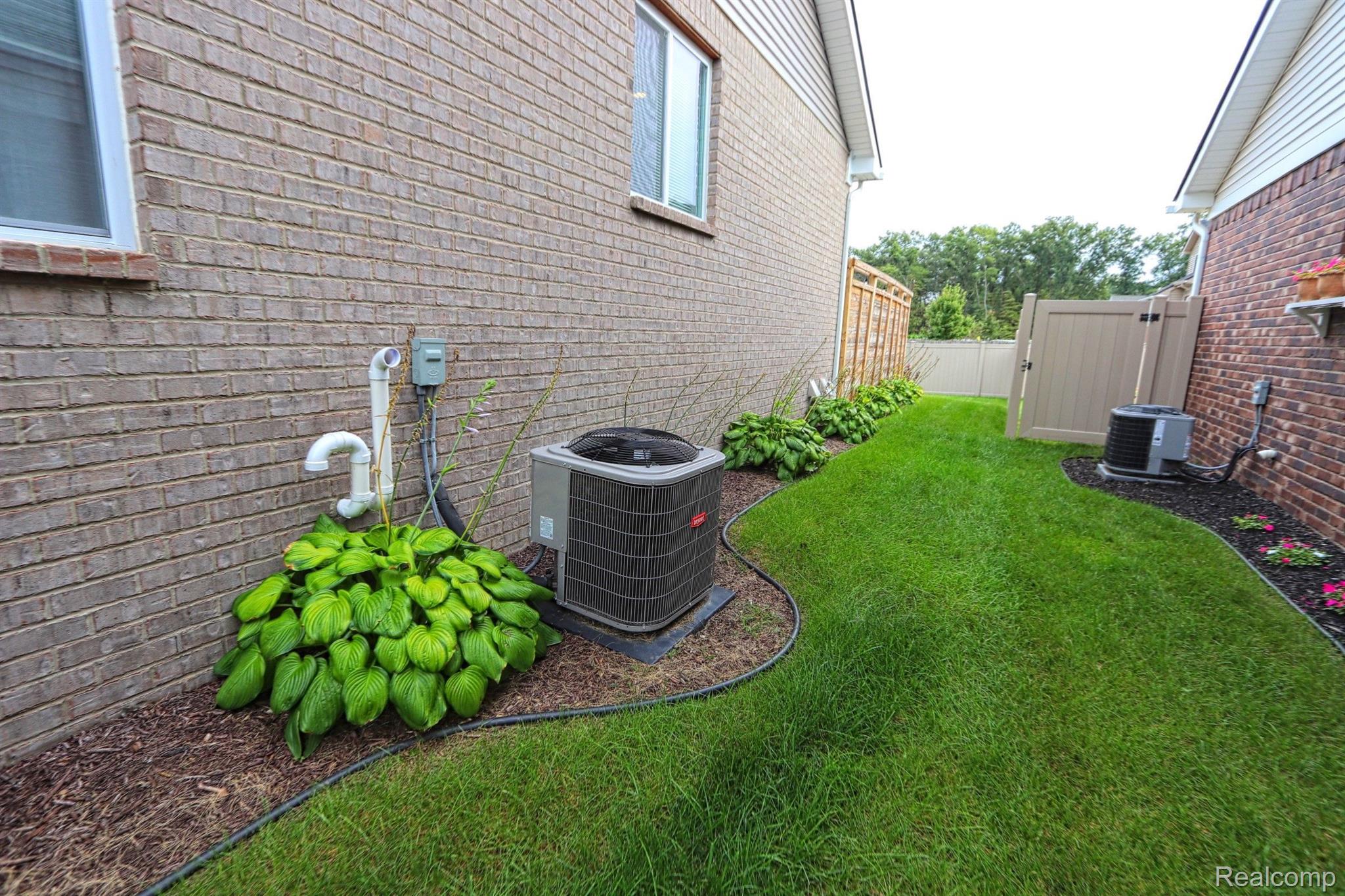 25931 King Road Romulus, MI 48174 - Photo 50 of 51