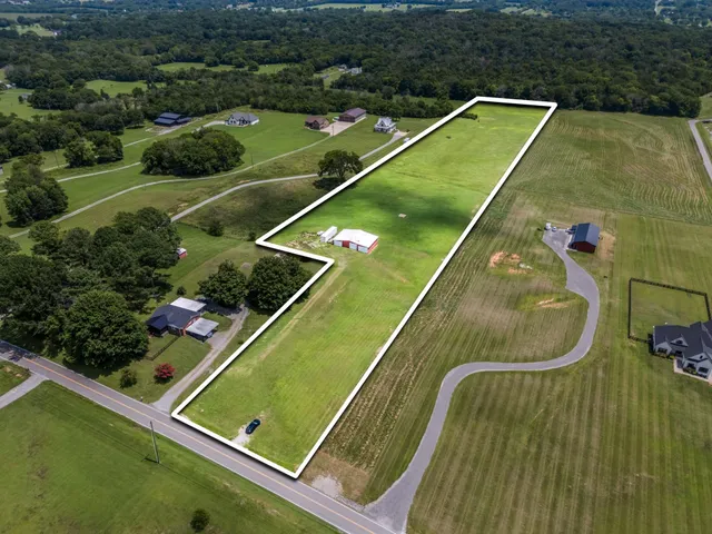 a view of a tennis court