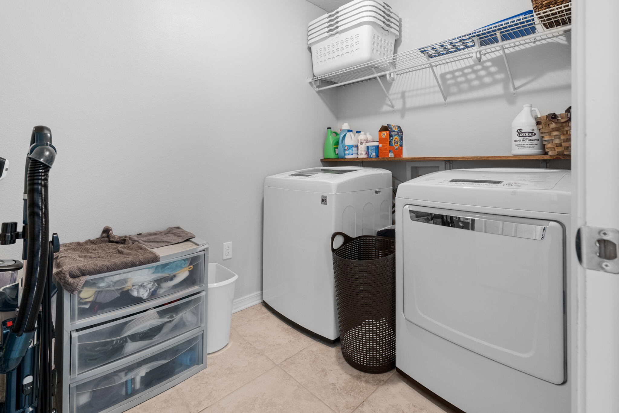 104 Lear Court Crestview, FL 32539 - Photo 16 of 27 a utility room with dryer and washer