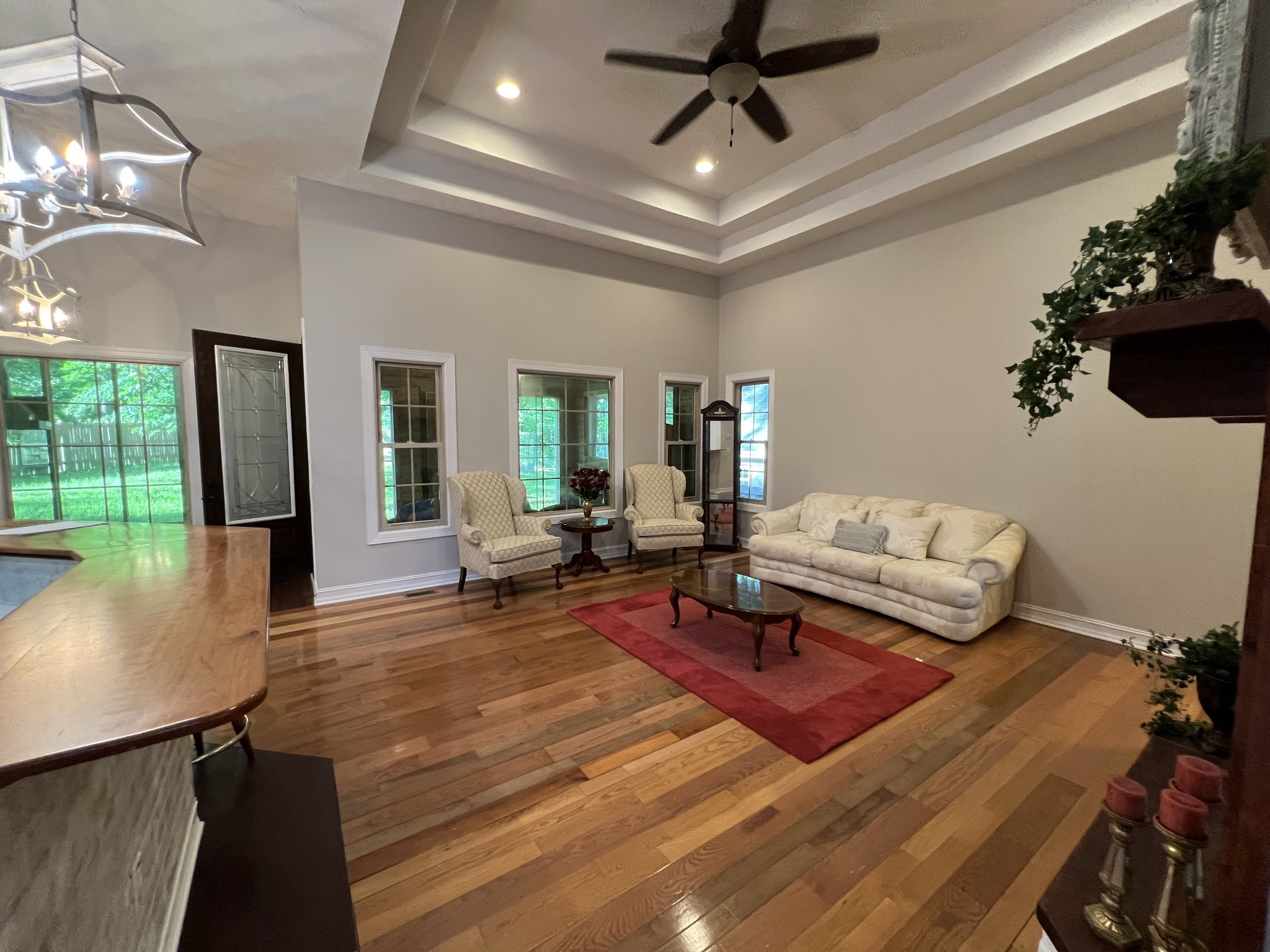 550 Laurel Crown Road Manchester, TN 37355 - Photo 28 of 87 a living room with furniture and a table