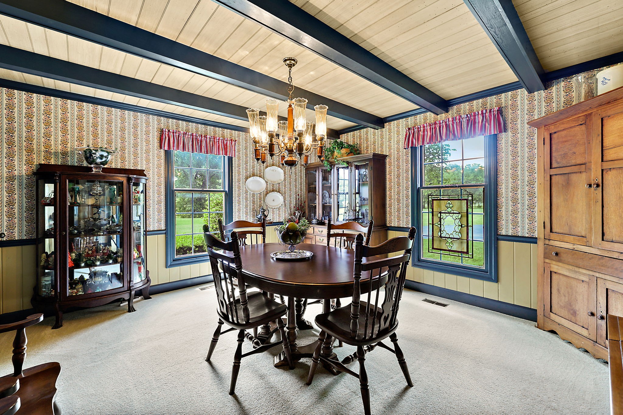 7797 Murfreesboro Road Lebanon, TN 37090 - Photo 17 of 57 a dining room with furniture and window