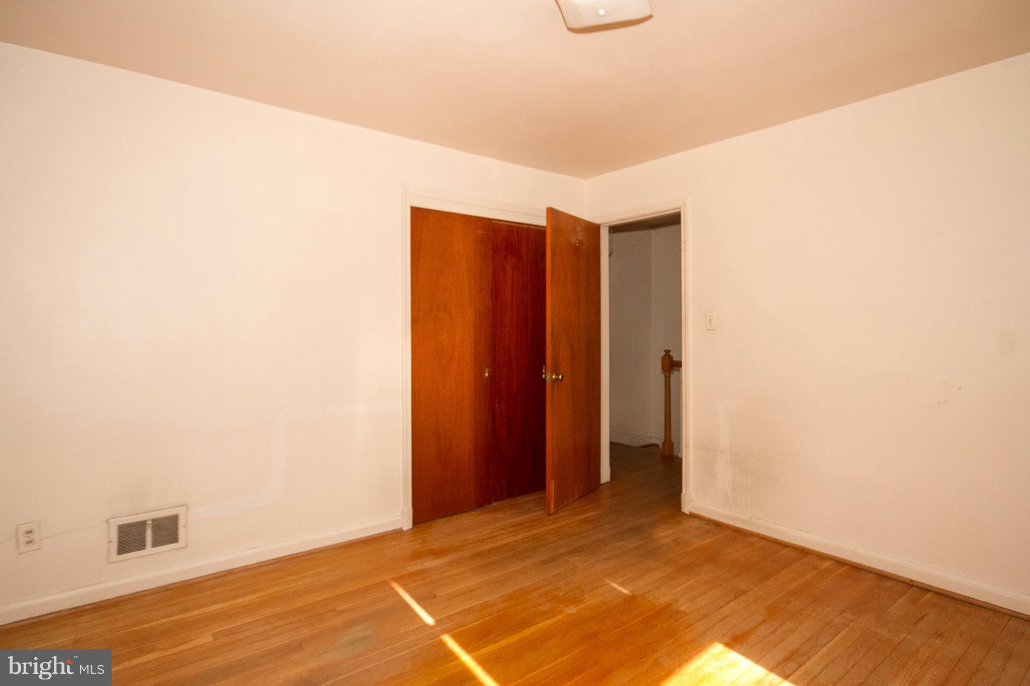 136 Garden Ridge Road Baltimore, MD 21228 - Photo 12 of 25 a view of an empty room