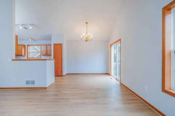 $2,850 | 916 Parkside Boulevard, Hopkins, MN 55343