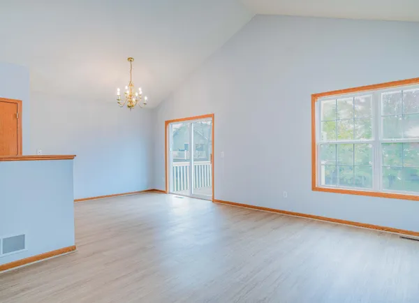 $2,850 | 916 Parkside Boulevard, Hopkins, MN 55343