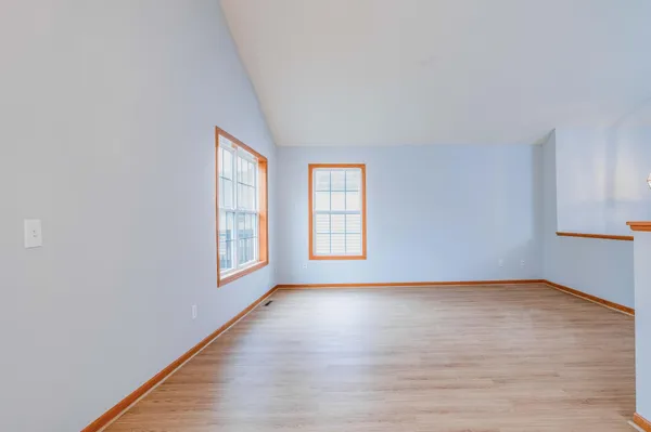 $2,850 | 916 Parkside Boulevard, Hopkins, MN 55343