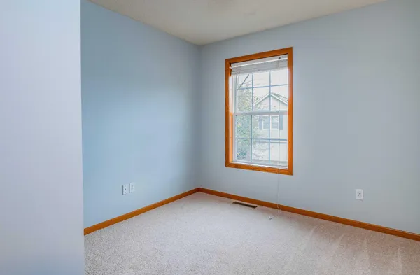 $2,850 | 916 Parkside Boulevard, Hopkins, MN 55343