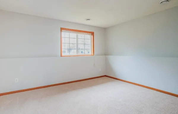 $2,850 | 916 Parkside Boulevard, Hopkins, MN 55343