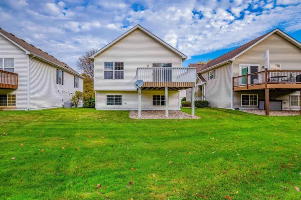 $2,850 | 916 Parkside Boulevard, Hopkins, MN 55343