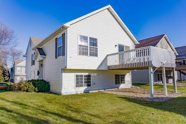 $2,850 | 916 Parkside Boulevard, Hopkins, MN 55343