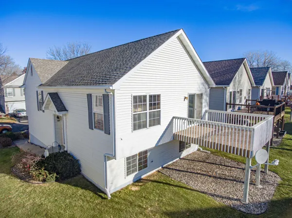 $2,850 | 916 Parkside Boulevard, Hopkins, MN 55343