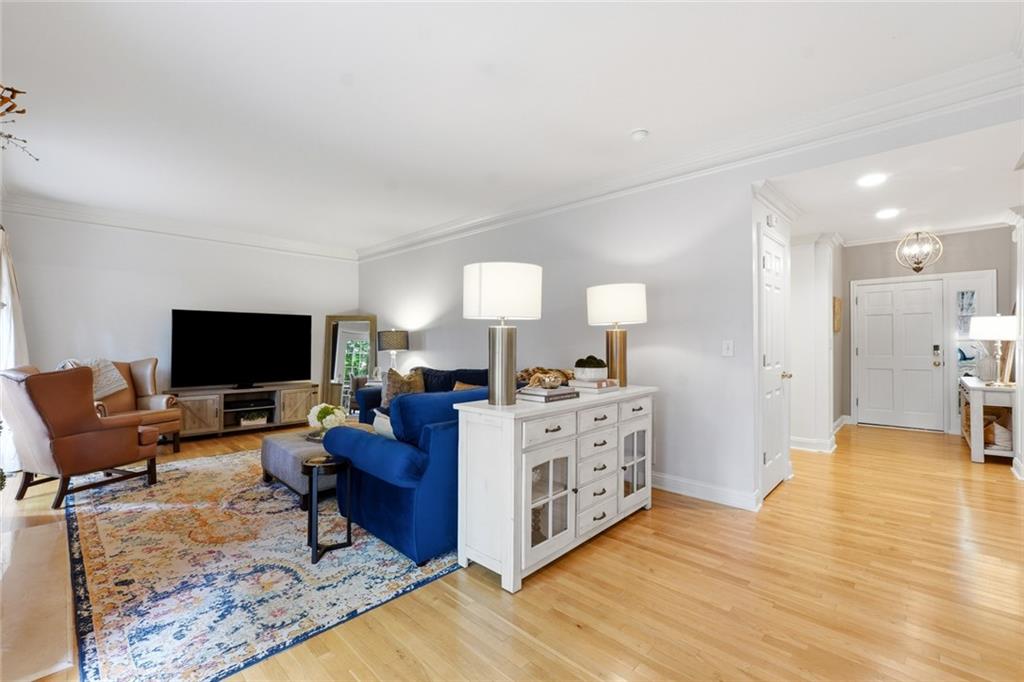 121 Brookview Circle Atlanta, GA 30339 - Photo 10 of 32