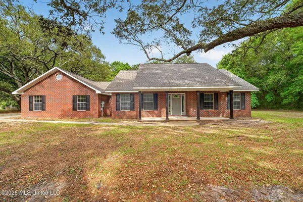 $299,900 | 1528 South 11th Street, Ocean Springs, MS 39564