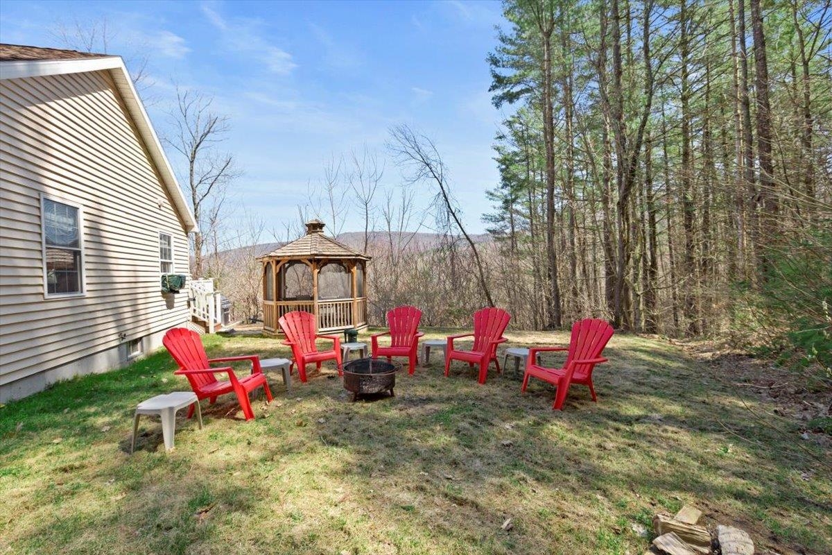 1346 Barber Pond Road Pownal, VT 05261 - Photo 4 of 40