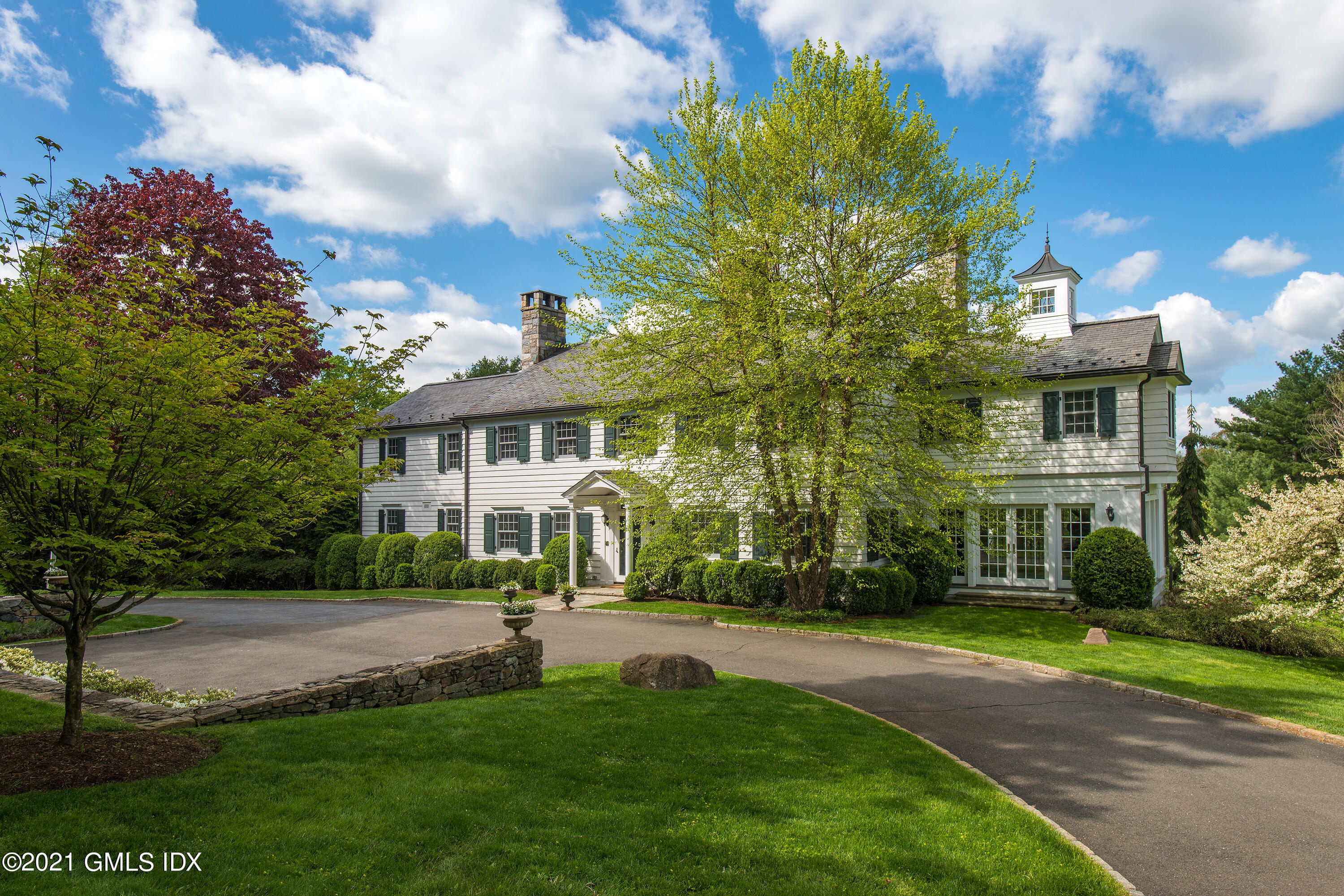 538 Round Hill Road Greenwich, CT 06831 - Photo 1 of 22 Front view