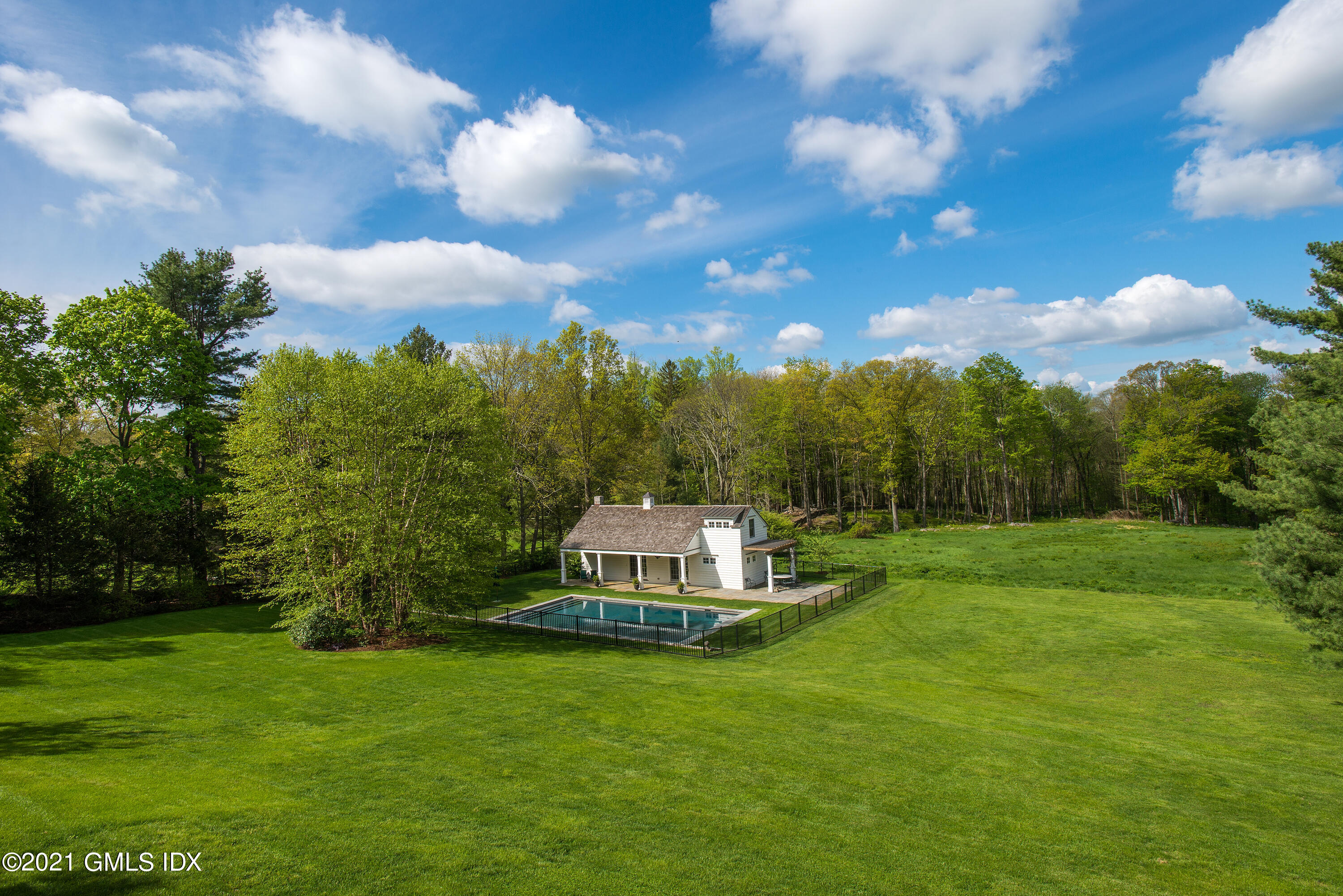 538 Round Hill Road Greenwich, CT 06831 - Photo 22 of 22 Backview with pool